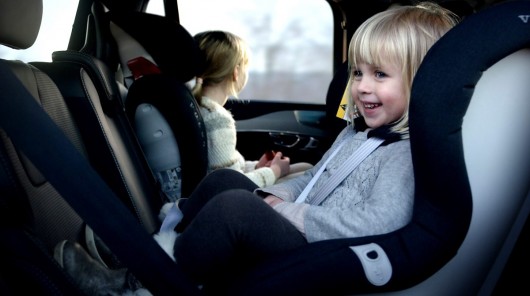 Бустер для дітей в машину з якого віку за правилами 2017