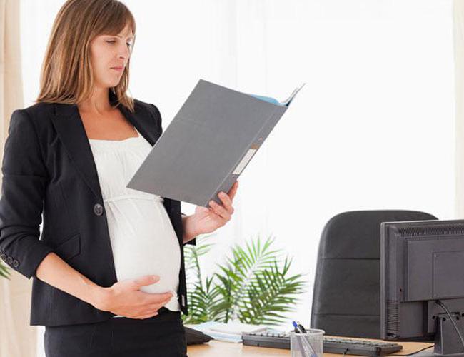 Перевод беременной женщины на легкий труд и оплата